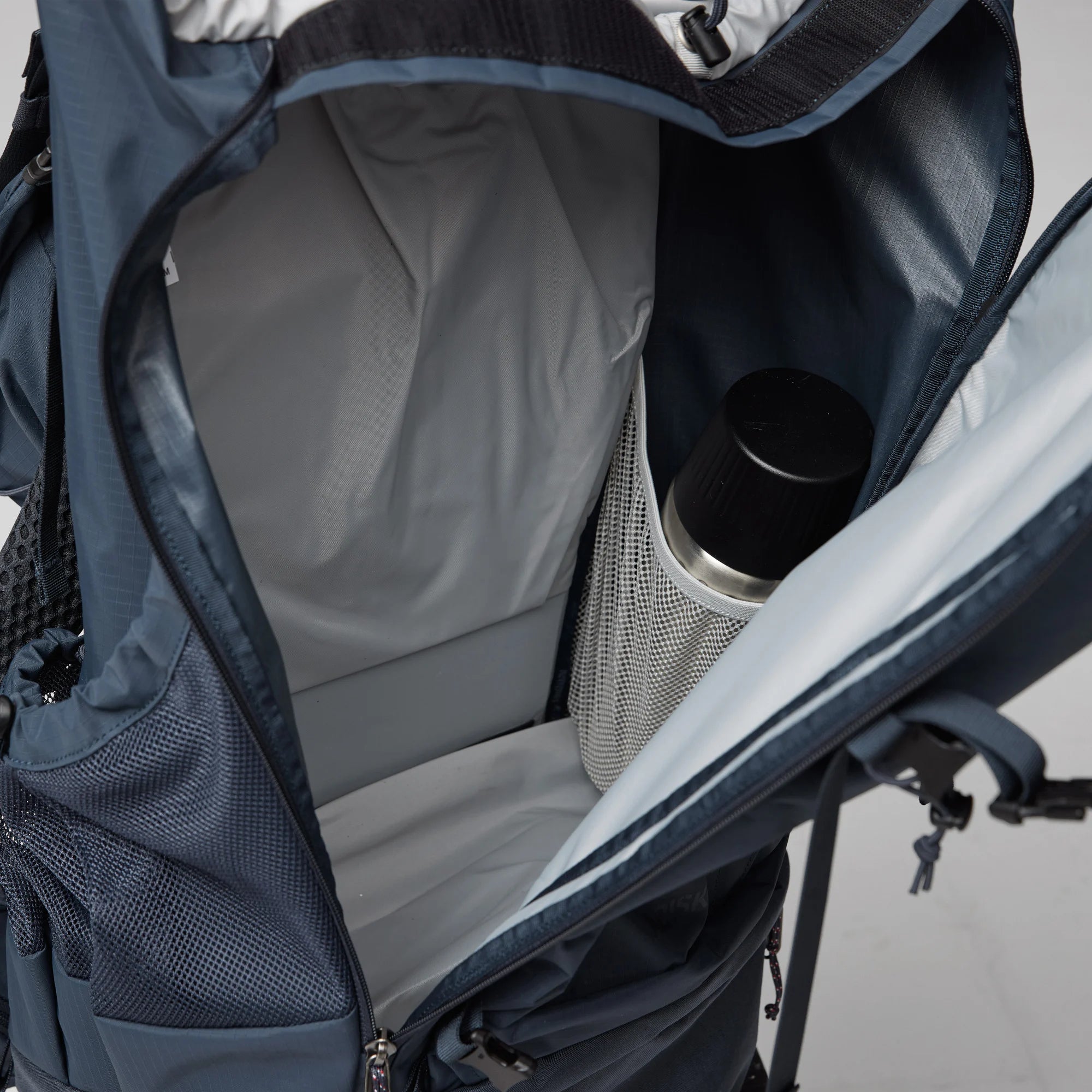 Mochila Fjällräven Abisko Trek 65 M/L